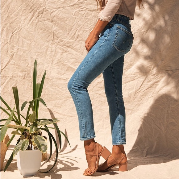 New Levi’s 501 Skinny Medium Wash High-Rise Jeans - Picture 4 of 8